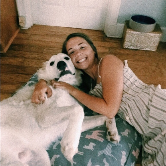 Meet your Posher, Courtney - Picture 4 of 4